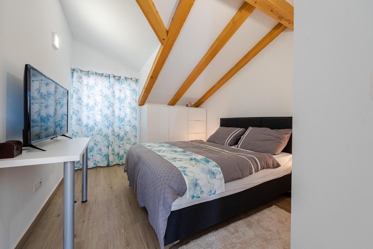 Villa Charm Ткон Экстерьер фото