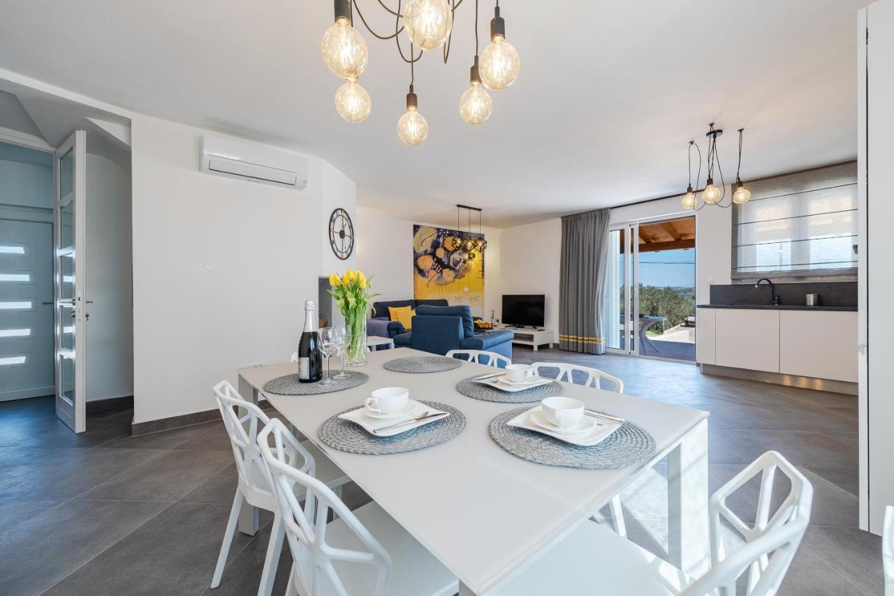 Villa Charm Ткон Экстерьер фото